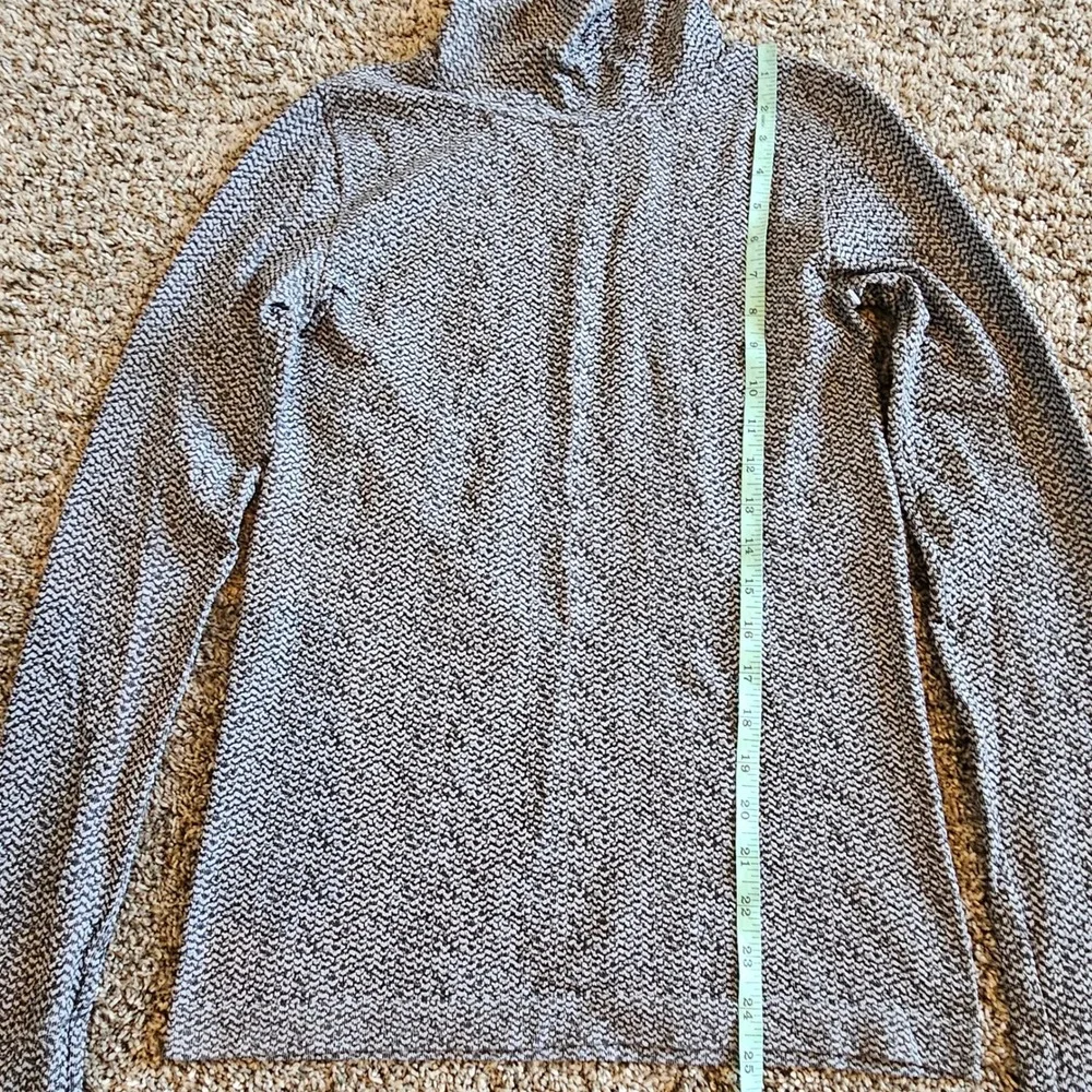 Athleta Womens S Momentum‎ Mock Neck Pullover Black White Chevron Thumbholes